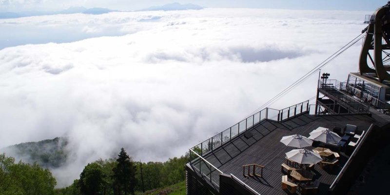 Sora Terrace Cafe bao phủ bởi mây